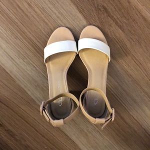 Size 6 Elegant Block Heel Shoes